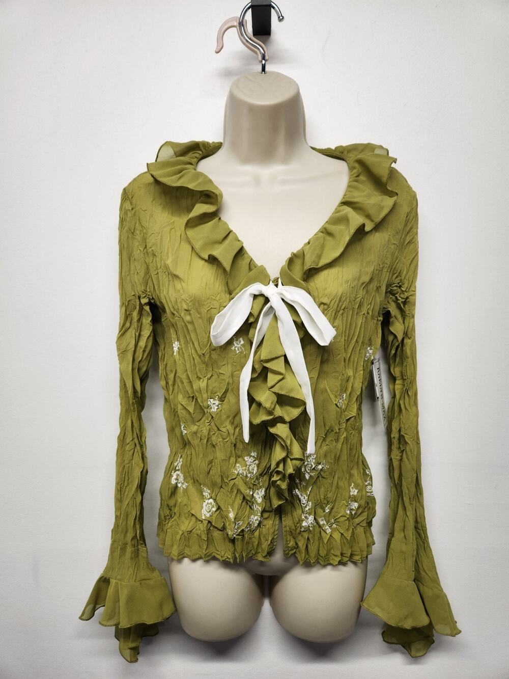 NWT. Vintage Y2K Kaelyn-Max Green Floral Embroidered Long Sleeve Blouse, Size Sm